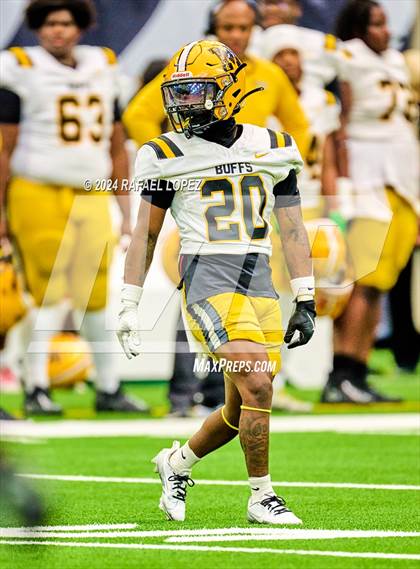 Thumbnail 2 in Fort Bend Marshall vs. Iowa Colony (UIL 5A D2 Football Regional) photogallery.