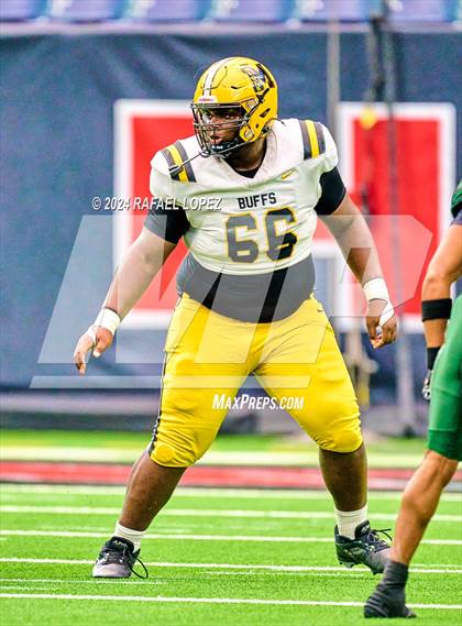 Thumbnail 2 in Fort Bend Marshall vs. Iowa Colony (UIL 5A D2 Football Regional) photogallery.