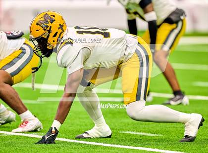 Thumbnail 1 in Fort Bend Marshall vs. Iowa Colony (UIL 5A D2 Football Regional) photogallery.
