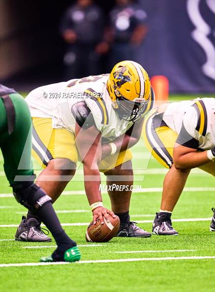 Thumbnail 1 in Fort Bend Marshall vs. Iowa Colony (UIL 5A D2 Football Regional) photogallery.