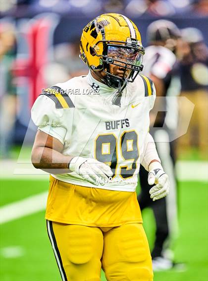 Thumbnail 1 in Fort Bend Marshall vs. Iowa Colony (UIL 5A D2 Football Regional) photogallery.