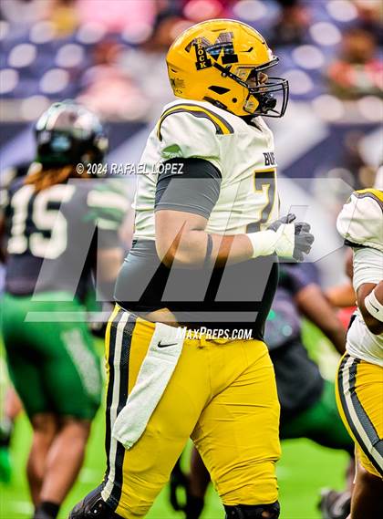 Thumbnail 3 in Fort Bend Marshall vs. Iowa Colony (UIL 5A D2 Football Regional) photogallery.