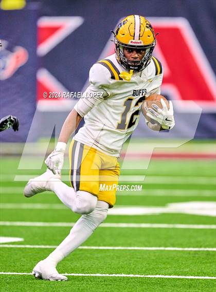Thumbnail 2 in Fort Bend Marshall vs. Iowa Colony (UIL 5A D2 Football Regional) photogallery.