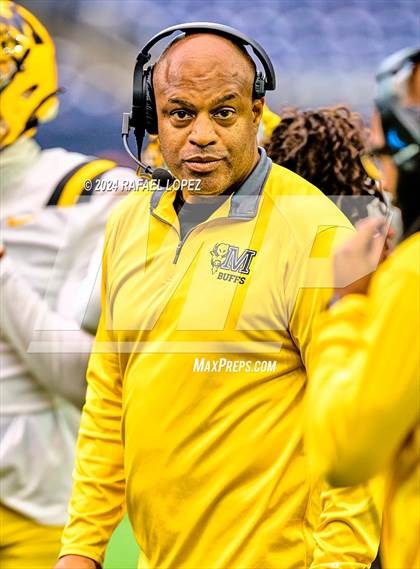 Thumbnail 2 in Fort Bend Marshall vs. Iowa Colony (UIL 5A D2 Football Regional) photogallery.