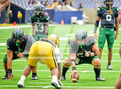 Thumbnail 2 in Fort Bend Marshall vs. Iowa Colony (UIL 5A D2 Football Regional) photogallery.