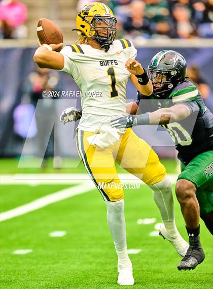 Thumbnail 1 in Fort Bend Marshall vs. Iowa Colony (UIL 5A D2 Football Regional) photogallery.
