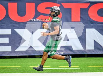 Thumbnail 3 in Fort Bend Marshall vs. Iowa Colony (UIL 5A D2 Football Regional) photogallery.