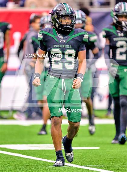 Thumbnail 3 in Fort Bend Marshall vs. Iowa Colony (UIL 5A D2 Football Regional) photogallery.