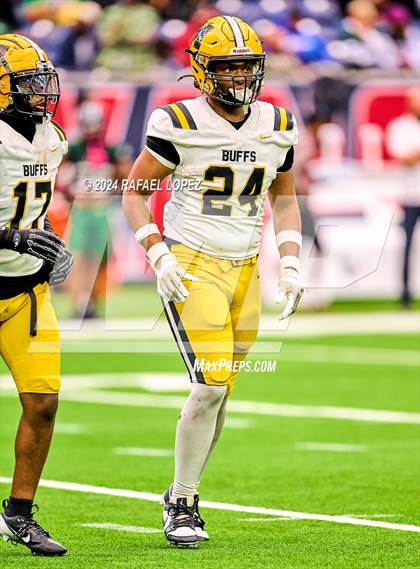 Thumbnail 3 in Fort Bend Marshall vs. Iowa Colony (UIL 5A D2 Football Regional) photogallery.