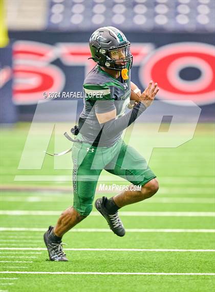 Thumbnail 3 in Fort Bend Marshall vs. Iowa Colony (UIL 5A D2 Football Regional) photogallery.
