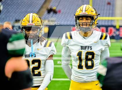 Thumbnail 3 in Fort Bend Marshall vs. Iowa Colony (UIL 5A D2 Football Regional) photogallery.