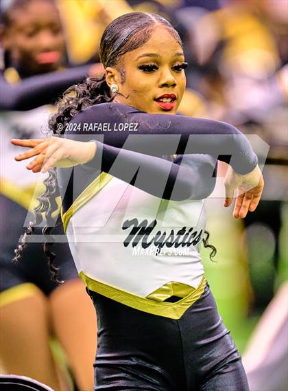 Thumbnail 3 in Fort Bend Marshall vs. Iowa Colony (UIL 5A D2 Football Regional) photogallery.