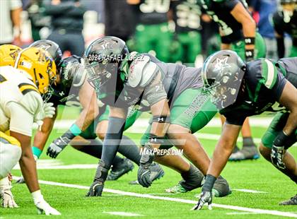 Thumbnail 1 in Fort Bend Marshall vs. Iowa Colony (UIL 5A D2 Football Regional) photogallery.