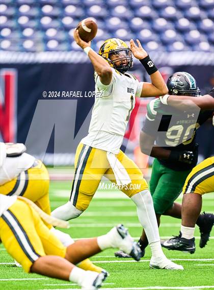 Thumbnail 3 in Fort Bend Marshall vs. Iowa Colony (UIL 5A D2 Football Regional) photogallery.