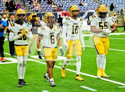 Thumbnail 3 in Fort Bend Marshall vs. Iowa Colony (UIL 5A D2 Football Regional) photogallery.
