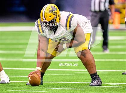 Thumbnail 2 in Fort Bend Marshall vs. Iowa Colony (UIL 5A D2 Football Regional) photogallery.