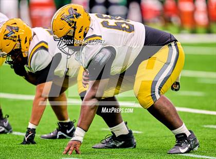 Thumbnail 1 in Fort Bend Marshall vs. Iowa Colony (UIL 5A D2 Football Regional) photogallery.