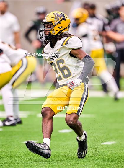 Thumbnail 2 in Fort Bend Marshall vs. Iowa Colony (UIL 5A D2 Football Regional) photogallery.