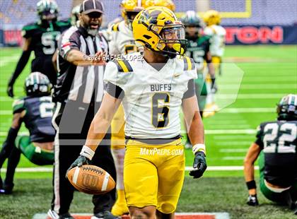 Thumbnail 2 in Fort Bend Marshall vs. Iowa Colony (UIL 5A D2 Football Regional) photogallery.