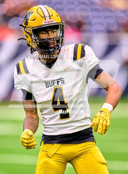 Thumbnail 2 in Fort Bend Marshall vs. Iowa Colony (UIL 5A D2 Football Regional) photogallery.