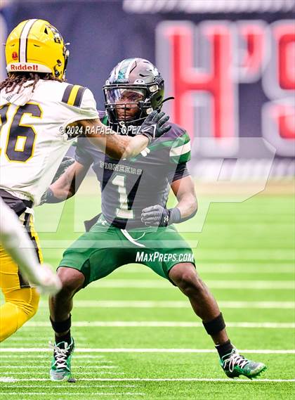 Thumbnail 1 in Fort Bend Marshall vs. Iowa Colony (UIL 5A D2 Football Regional) photogallery.