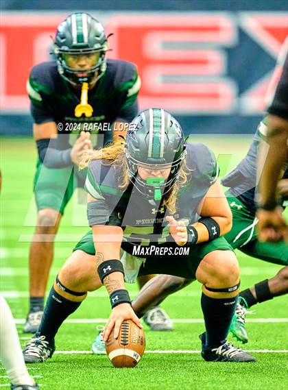 Thumbnail 2 in Fort Bend Marshall vs. Iowa Colony (UIL 5A D2 Football Regional) photogallery.