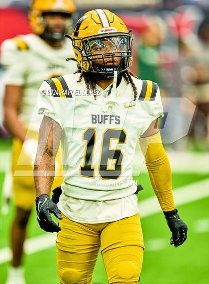 Thumbnail 3 in Fort Bend Marshall vs. Iowa Colony (UIL 5A D2 Football Regional) photogallery.
