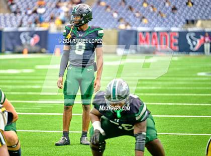 Thumbnail 1 in Fort Bend Marshall vs. Iowa Colony (UIL 5A D2 Football Regional) photogallery.