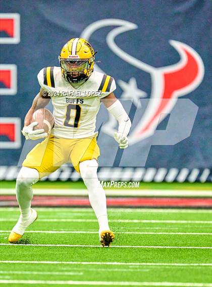Thumbnail 1 in Fort Bend Marshall vs. Iowa Colony (UIL 5A D2 Football Regional) photogallery.