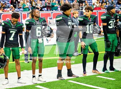 Thumbnail 3 in Fort Bend Marshall vs. Iowa Colony (UIL 5A D2 Football Regional) photogallery.