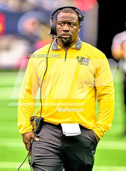 Thumbnail 3 in Fort Bend Marshall vs. Iowa Colony (UIL 5A D2 Football Regional) photogallery.