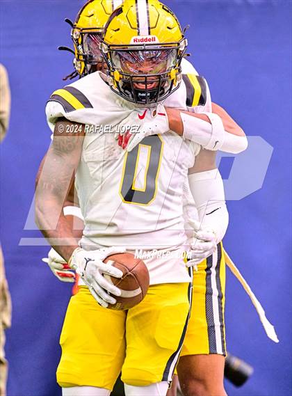 Thumbnail 1 in Fort Bend Marshall vs. Iowa Colony (UIL 5A D2 Football Regional) photogallery.