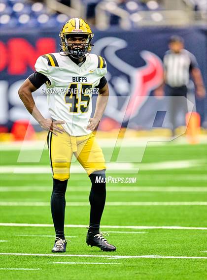 Thumbnail 3 in Fort Bend Marshall vs. Iowa Colony (UIL 5A D2 Football Regional) photogallery.