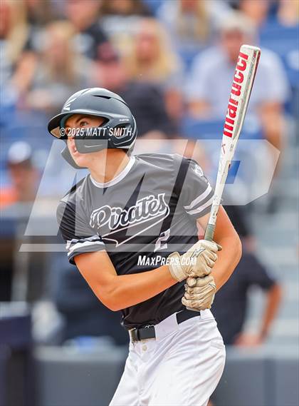 Thumbnail 3 in Lake Catholic vs. Perkins (OHSAA Division 4 Final) photogallery.
