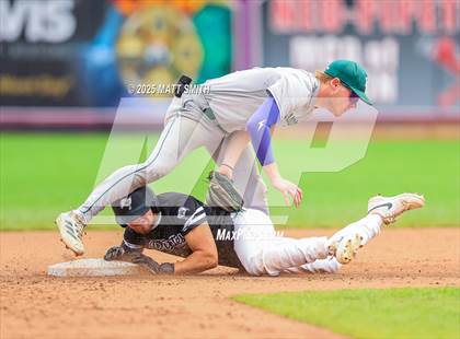 Thumbnail 1 in Lake Catholic vs. Perkins (OHSAA Division 4 Final) photogallery.