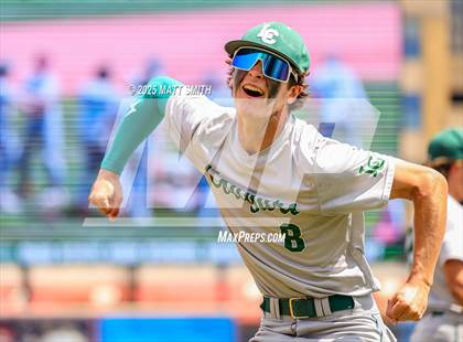 Thumbnail 2 in Lake Catholic vs. Perkins (OHSAA Division 4 Final) photogallery.