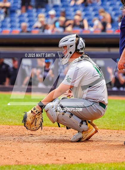 Thumbnail 3 in Lake Catholic vs. Perkins (OHSAA Division 4 Final) photogallery.
