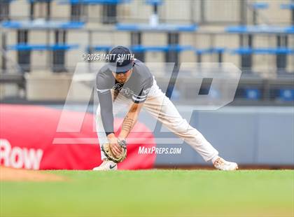 Thumbnail 3 in Lake Catholic vs. Perkins (OHSAA Division 4 Final) photogallery.