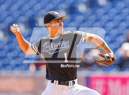 Thumbnail 3 in Lake Catholic vs. Perkins (OHSAA Division 4 Final) photogallery.