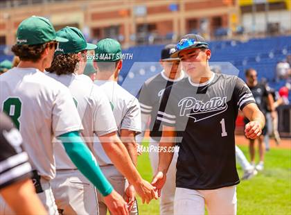 Thumbnail 3 in Lake Catholic vs. Perkins (OHSAA Division 4 Final) photogallery.