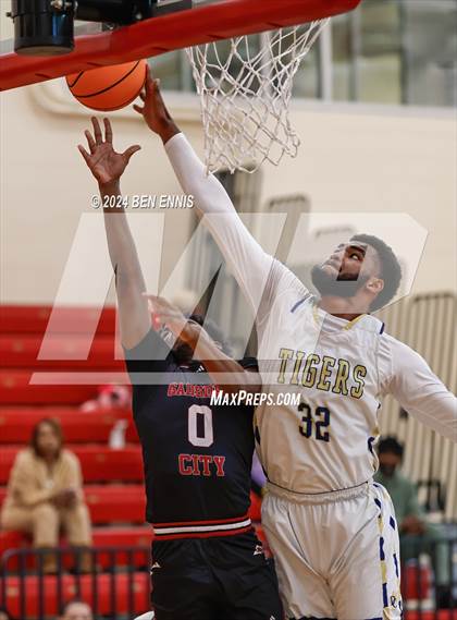 Thumbnail 2 in Gadsden City vs. Douglas County (War Eagle Classic) photogallery.