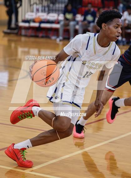 Thumbnail 1 in Gadsden City vs. Douglas County (War Eagle Classic) photogallery.