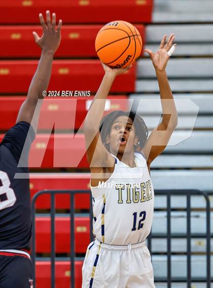 Thumbnail 3 in Gadsden City vs. Douglas County (War Eagle Classic) photogallery.