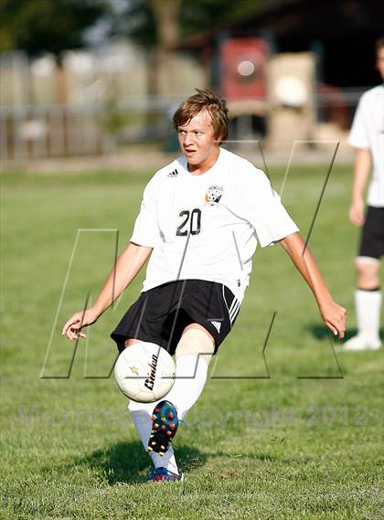 Thumbnail 3 in Wesclin vs. Christ our Rock Lutheran photogallery.