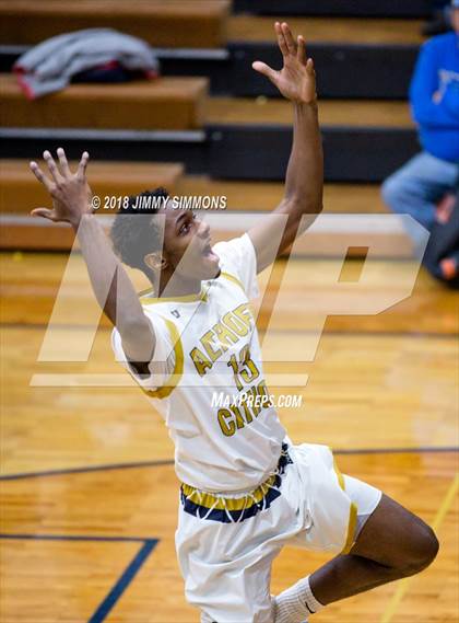Thumbnail 3 in Belleville East @ Althoff Catholic photogallery.
