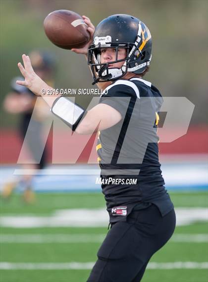 Thumbnail 3 in Benson vs. Round Valley (AIA Division 2A Semifinal Playoff) photogallery.