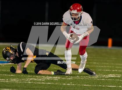 Thumbnail 1 in Benson vs. Round Valley (AIA Division 2A Semifinal Playoff) photogallery.