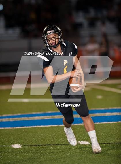 Thumbnail 1 in Benson vs. Round Valley (AIA Division 2A Semifinal Playoff) photogallery.