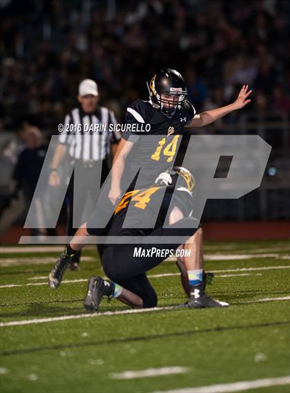Thumbnail 1 in Benson vs. Round Valley (AIA Division 2A Semifinal Playoff) photogallery.