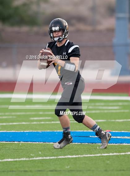 Thumbnail 3 in Benson vs. Round Valley (AIA Division 2A Semifinal Playoff) photogallery.
